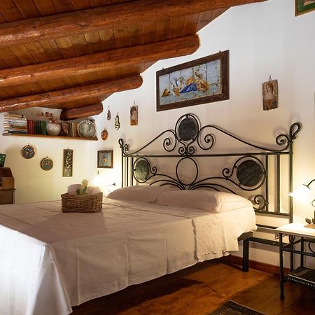 Familyholidays La Finestra Di Fronte تْشيفالو المظهر الخارجي الصورة