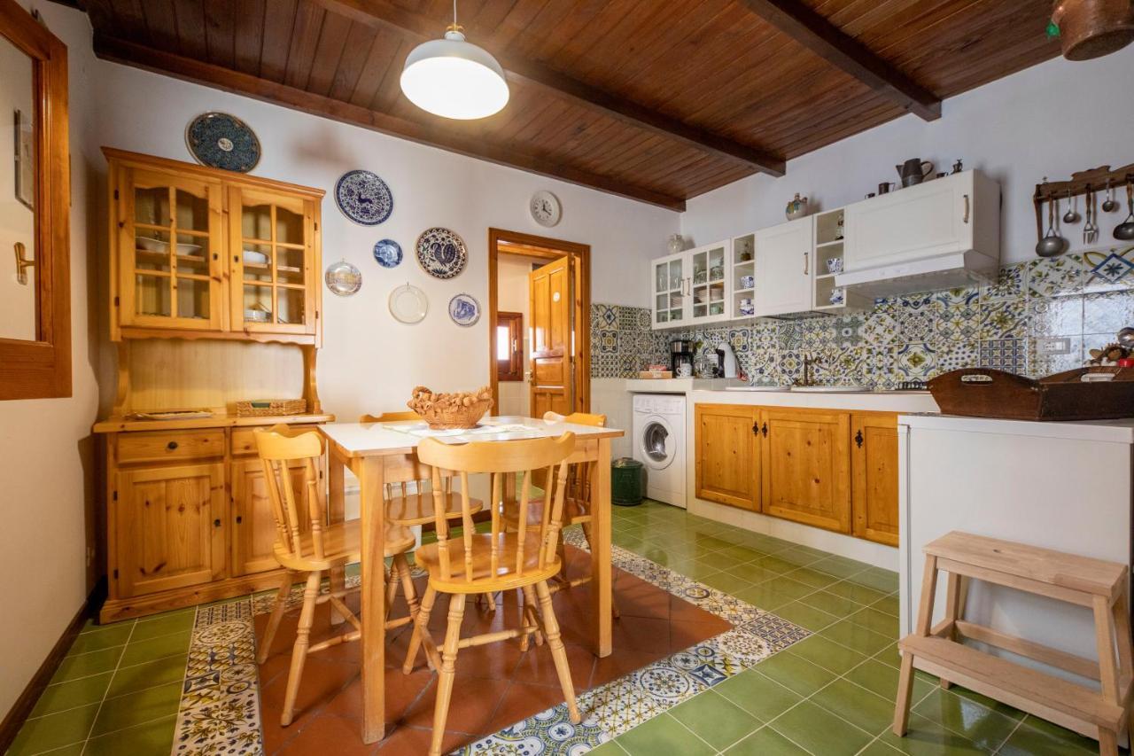 Familyholidays La Finestra Di Fronte تْشيفالو المظهر الخارجي الصورة