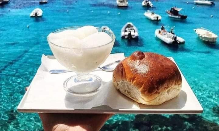 Familyholidays La Finestra Di Fronte تْشيفالو المظهر الخارجي الصورة