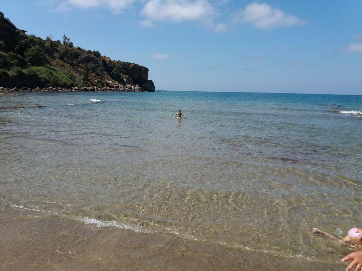 Familyholidays La Finestra Di Fronte تْشيفالو المظهر الخارجي الصورة